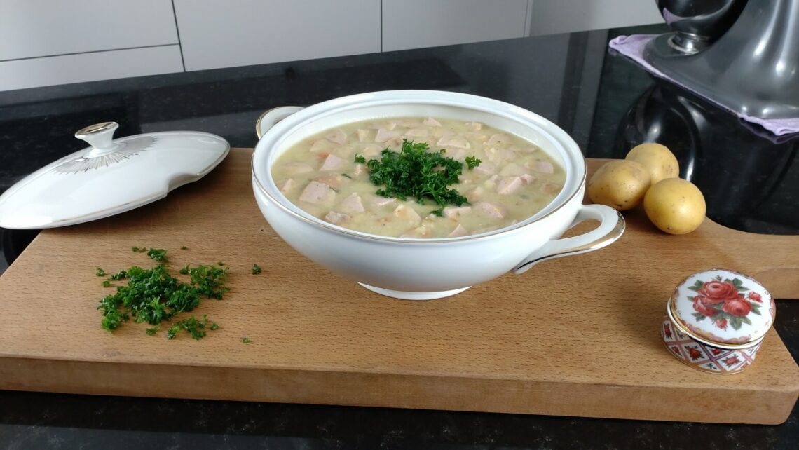 REZEPT Ostpreußische Kartoffelsuppe | Historische Romane und Rezepte