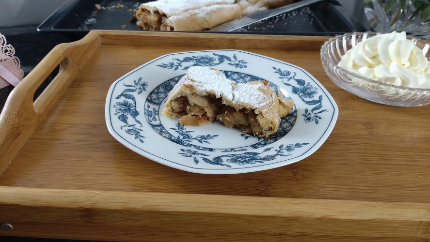 Wiener Apfelstrudel