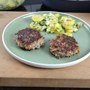 Buletten mit Kartoffelsalat