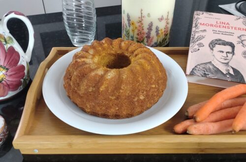 Nuss-Möhren-Torte