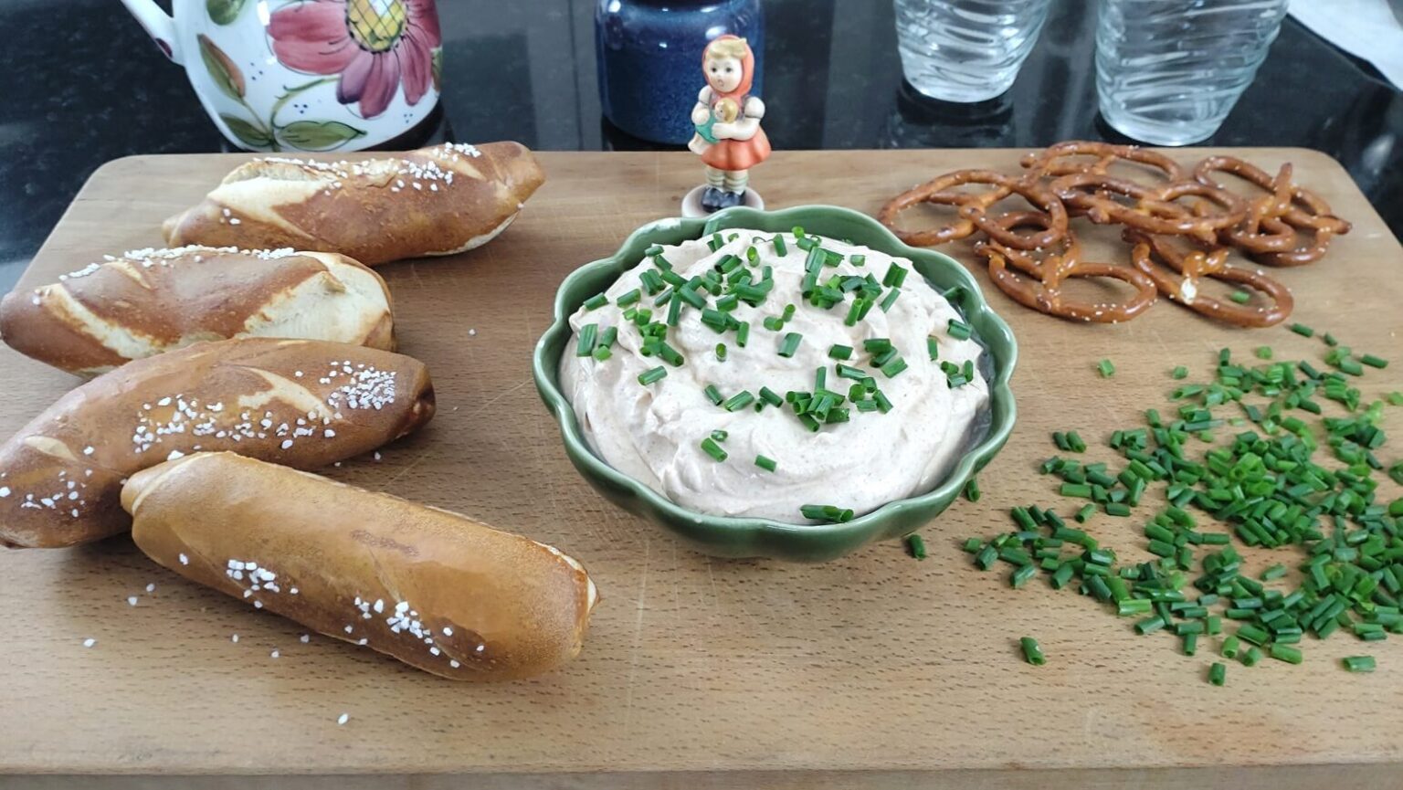 REZEPT Hessischer Spundekäs | Historische Romane und Rezepte