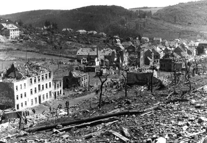 Holunderholz_Prüm_Zerstörung_Explosion